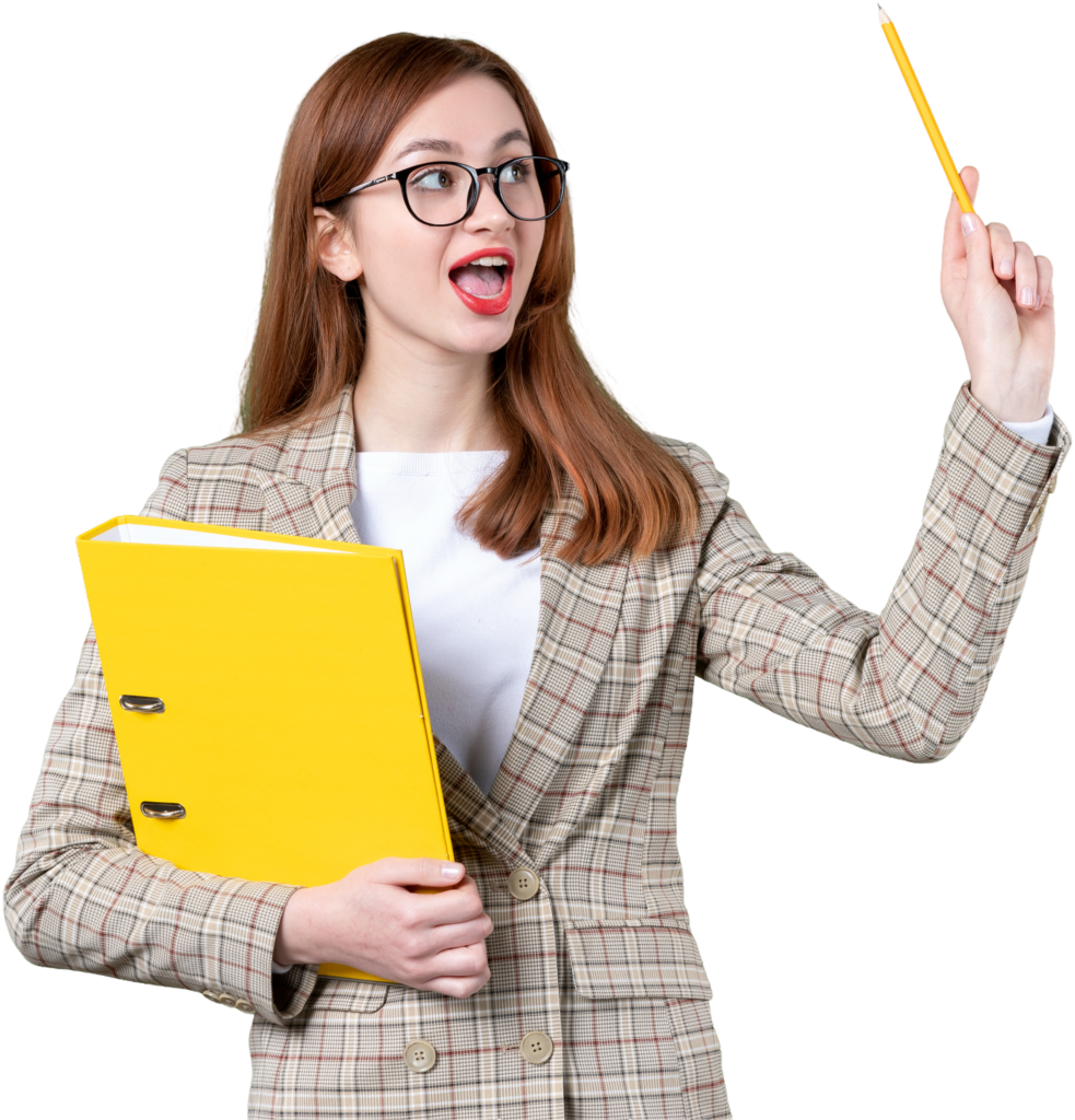 Formatrice Lexicap tenant des classeurs jaunes